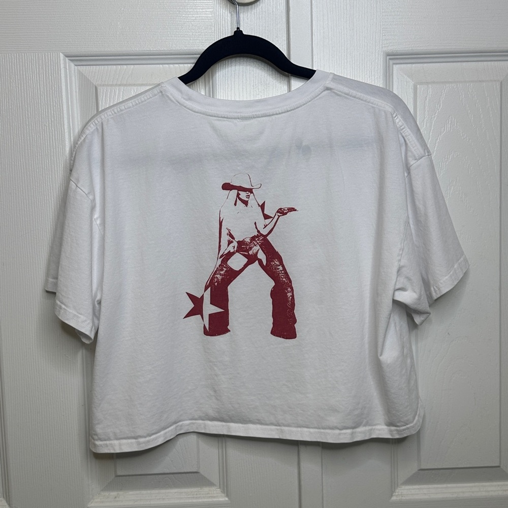 Beyoncé-Inspired “She’s Comin’” White Crop Top | XL | Western Cowboy Graphic Tee